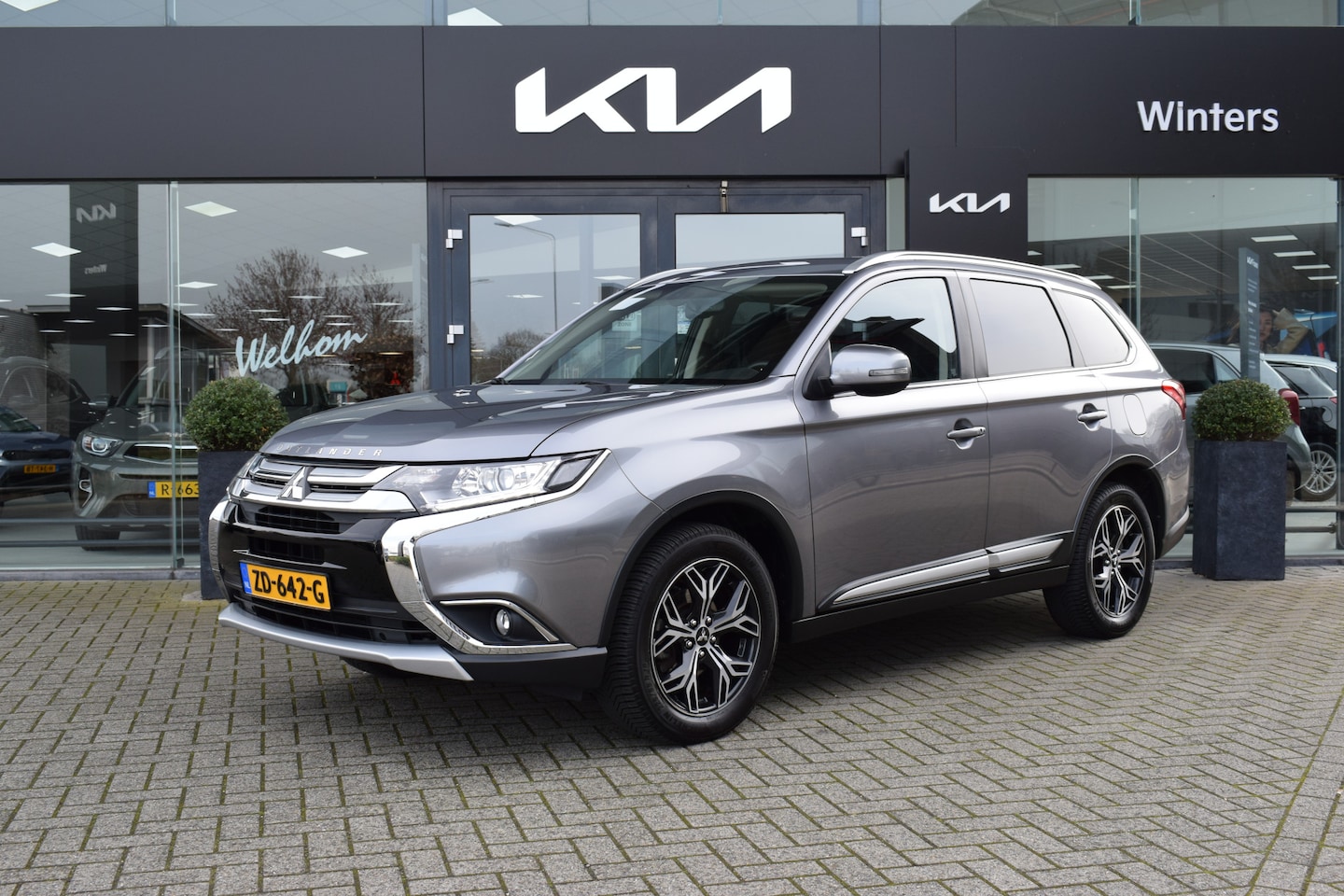 Mitsubishi Outlander - 2.0i-16V Business Autom. ECC Cr.Control SmartLink-Navi Camera+BT 18''LMV LPG-onderbouw - AutoWereld.nl