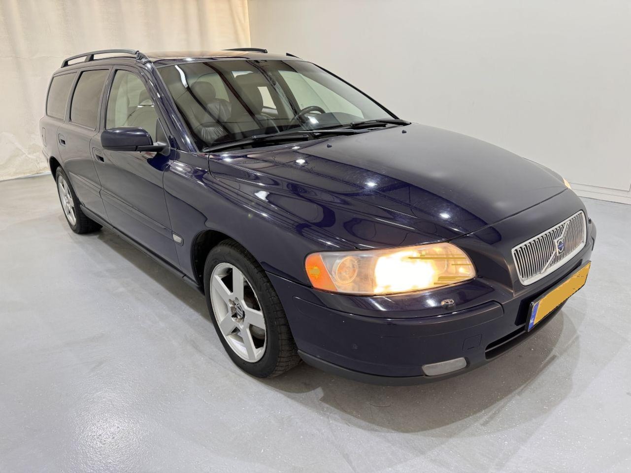 Volvo V70 - 2.5T Kinetic Automaat - AutoWereld.nl