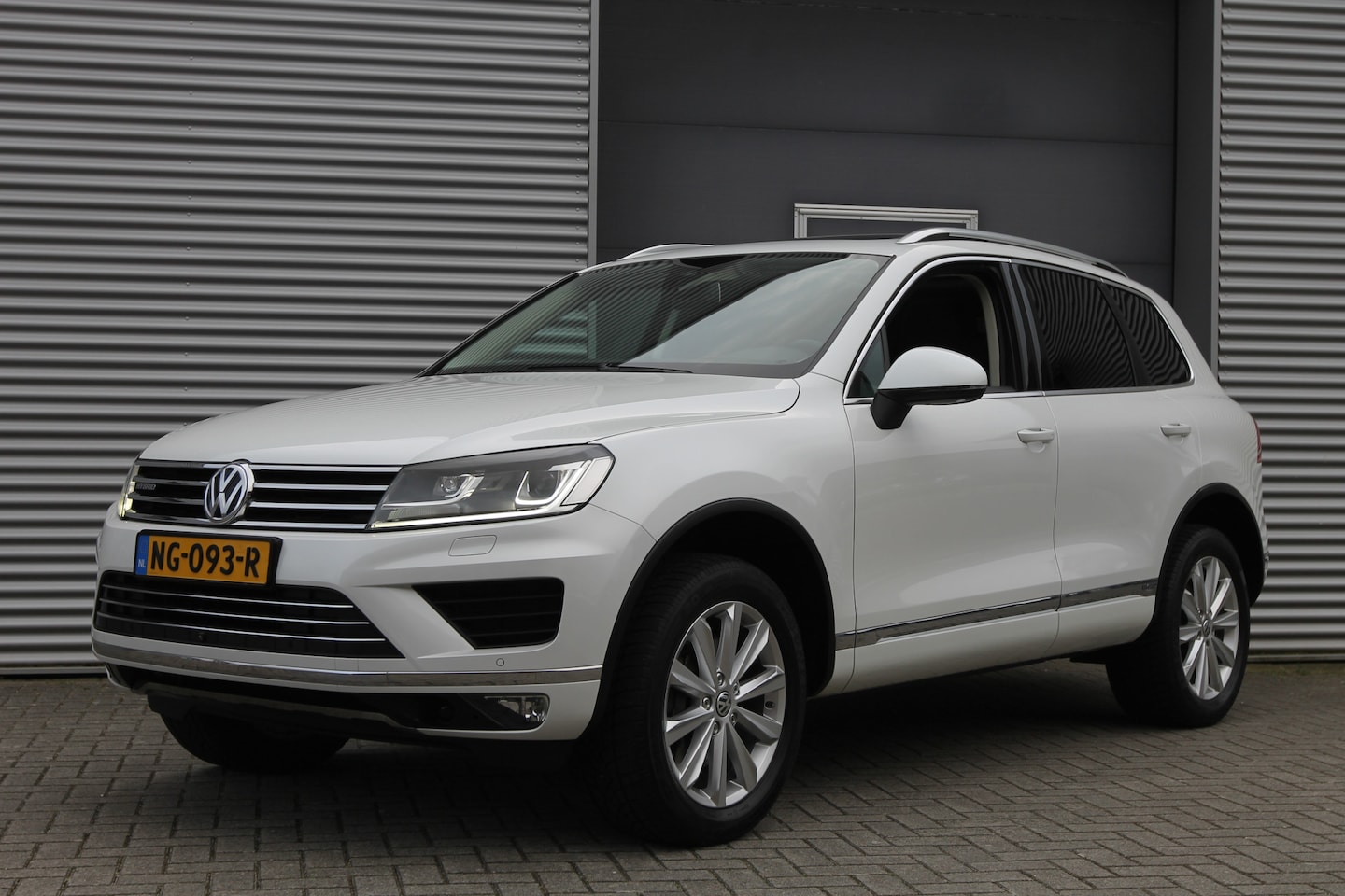 Volkswagen Touareg - 3.0 TSI Hybrid Highline EXCLUSIVE I AUT. I NAVI I LEDER I PANO.DAK - AutoWereld.nl