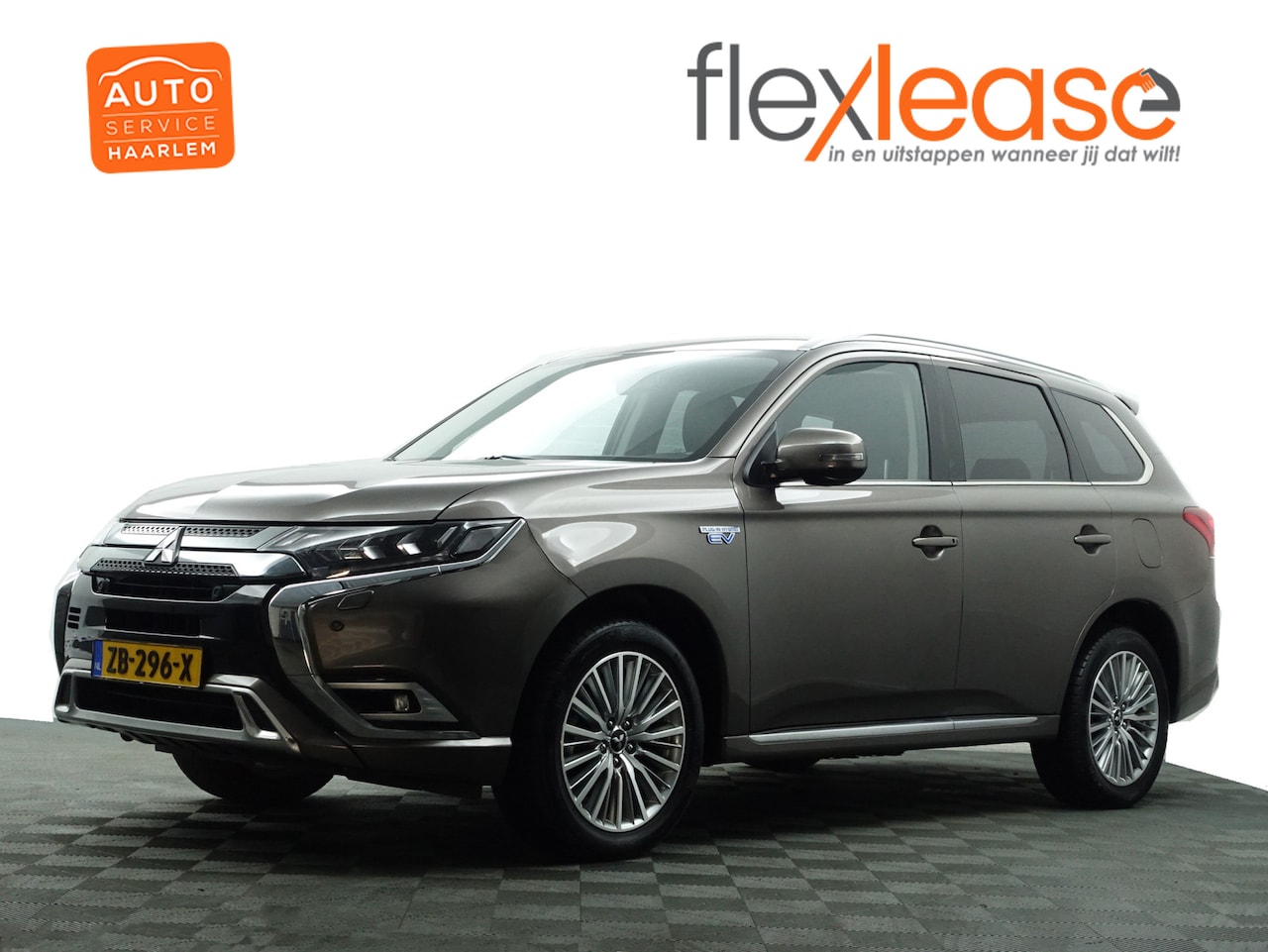 Mitsubishi Outlander - 2.4 PHEV Intense Aut- Xenon Led, Camera, Stoelverwarming, Dynamic Select, Sport Interieur - AutoWereld.nl