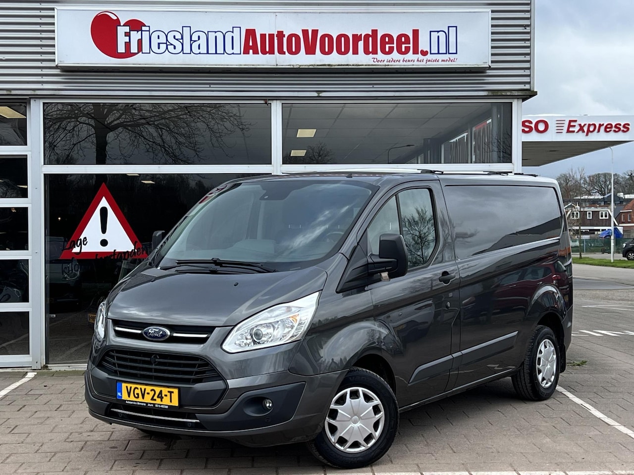 Ford Transit Custom - 270 2.0 TDCI L1H1 Trend / BTW / PDC / Cruise / Airco / 2017 - AutoWereld.nl