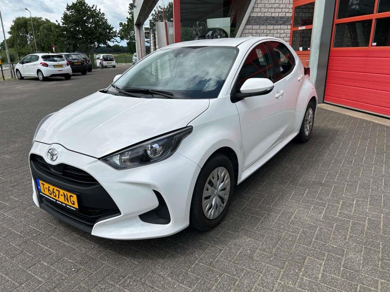 Toyota Yaris - 1.5 VVT-i Active 1.5 VVT-i Active - AutoWereld.nl