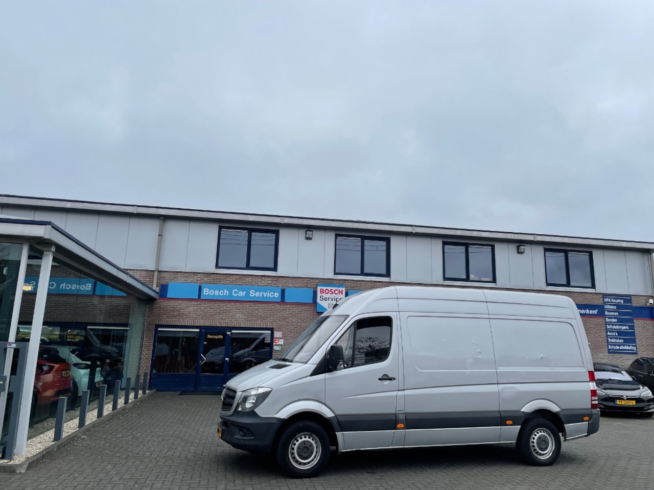 Mercedes-Benz Sprinter - 313 CDI Aut 95kw | L2H2 3-Pers | Airco - AutoWereld.nl