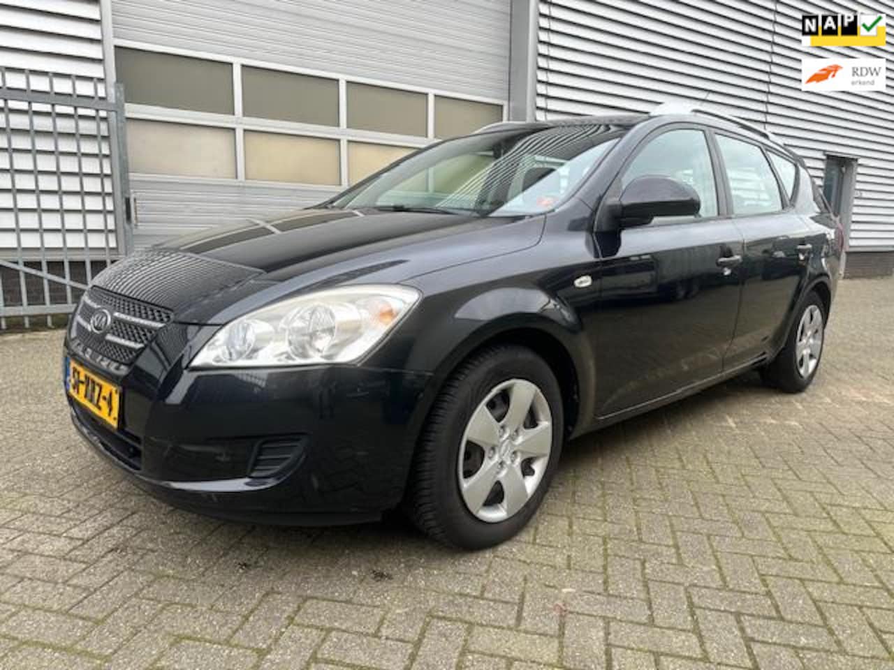 Kia Cee'd Sporty Wagon - AIRCO BJ 2010 RIEM KAPOT ! 1.4 CVVT X-tra - AutoWereld.nl