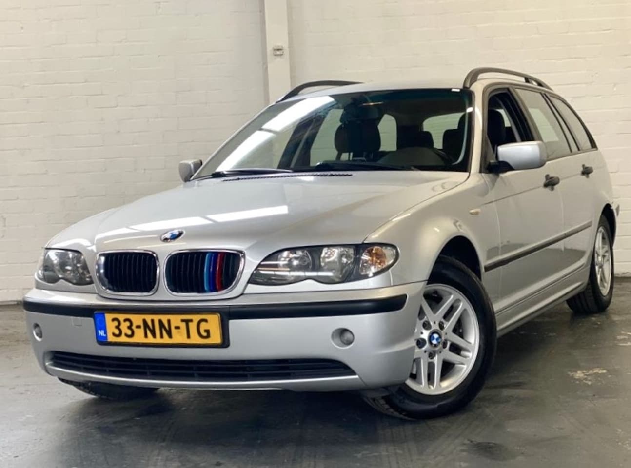 BMW 3-serie Touring - 316i Black&Silver II - AutoWereld.nl