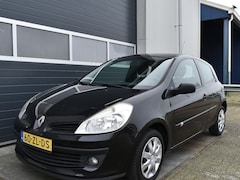 Renault Clio - 1.2-16V Special Line