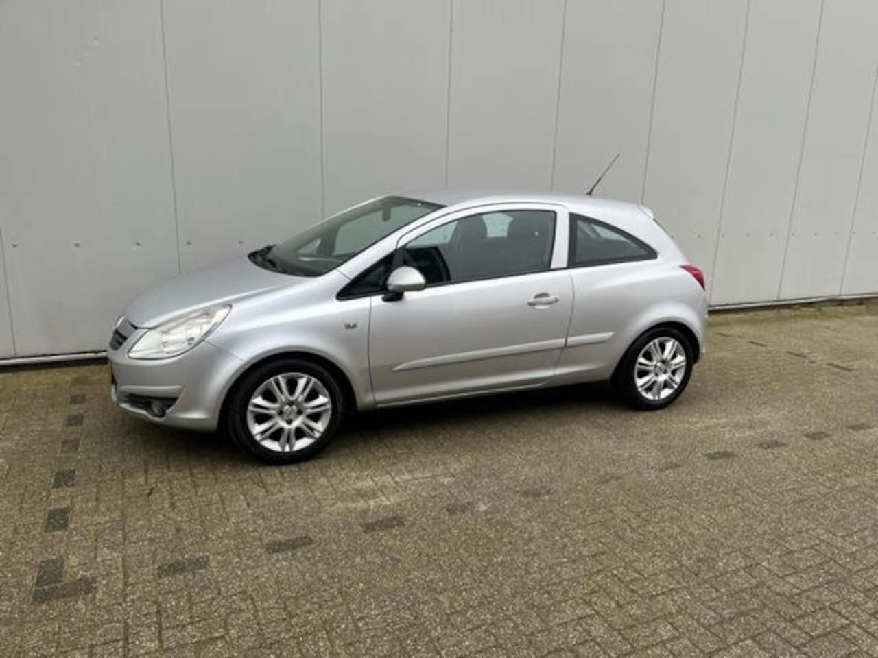 Opel Corsa - 1.4-16V Enjoy 1.4-16V Enjoy, '07, 236000 KM, AIRCO, CRUISE CONTROLE, NIEUWE APK ! - AutoWereld.nl