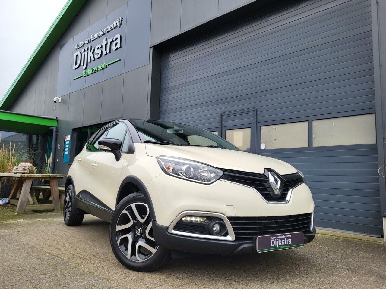 Renault Captur - 0.9 TCe Dynamique Achteruitrijcamera/ private glass/ trekhaak/ navigatie
