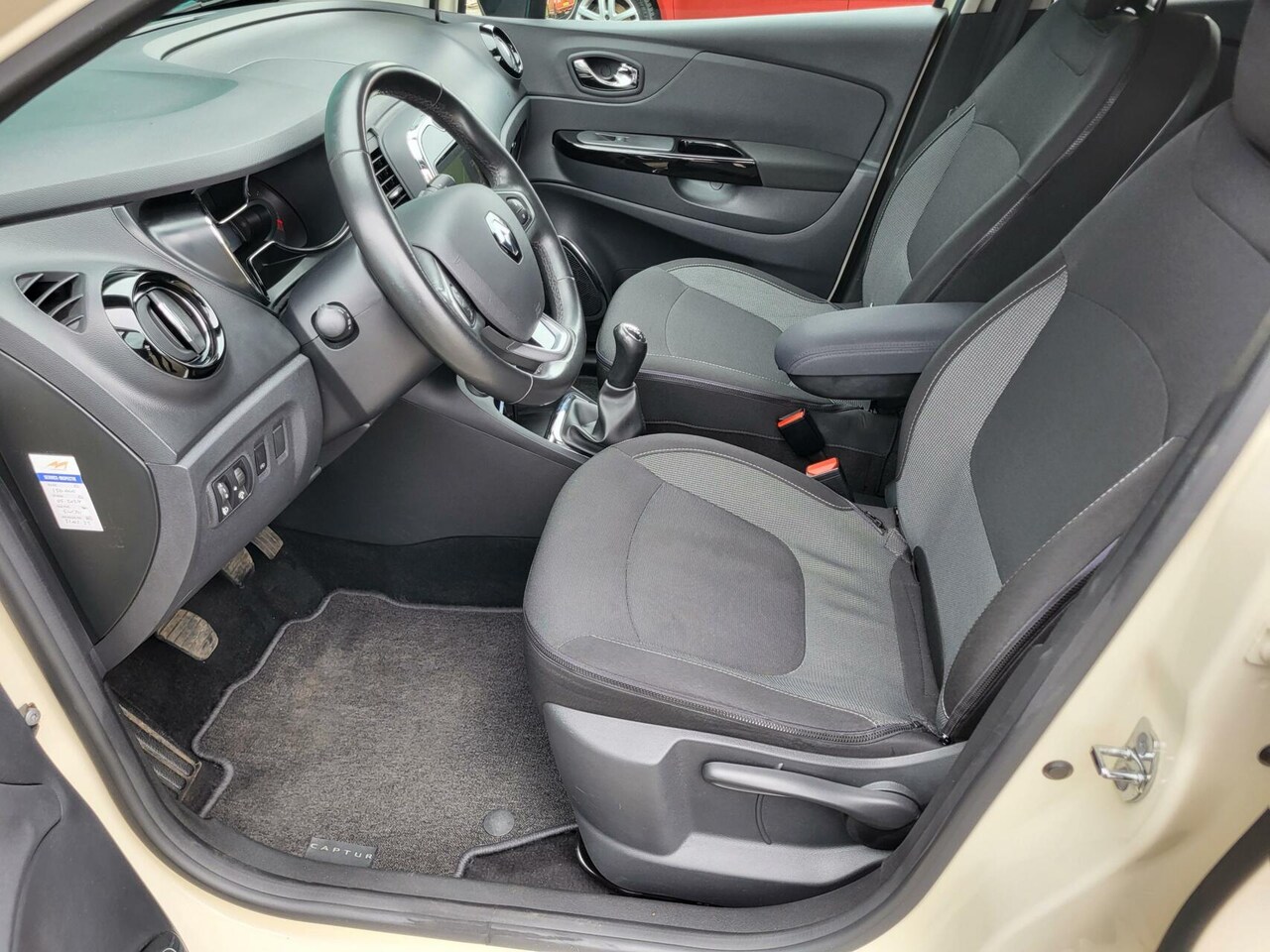 Renault Captur - 0.9 TCe Dynamique Achteruitrijcamera/ private glass/ trekhaak/ navigatie