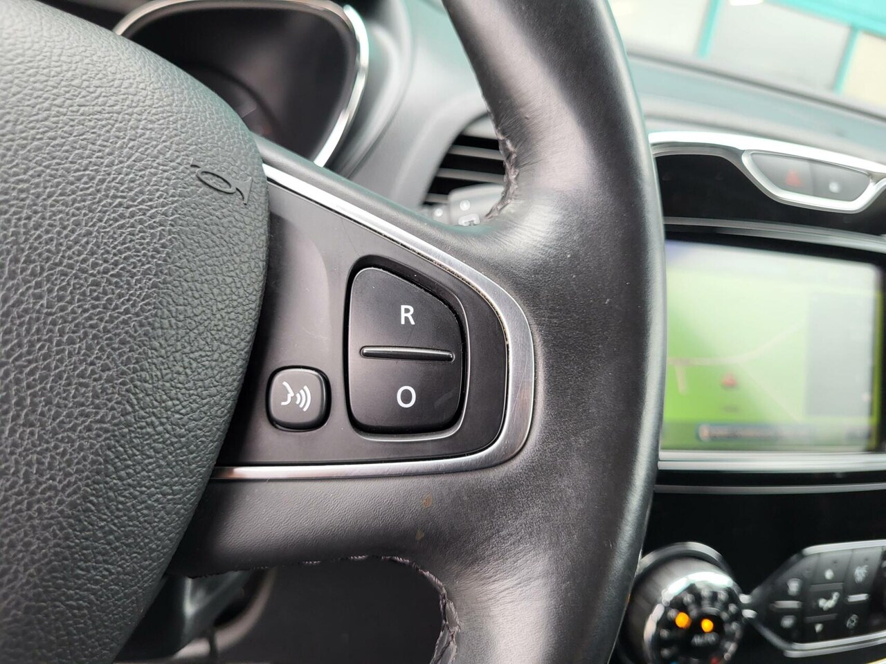 Renault Captur - 0.9 TCe Dynamique Achteruitrijcamera/ private glass/ trekhaak/ navigatie