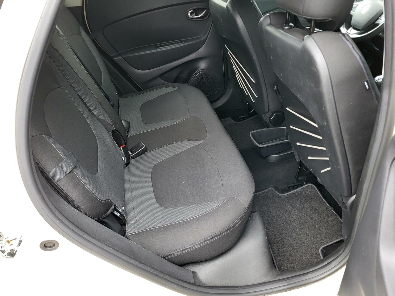 Renault Captur - 0.9 TCe Dynamique Achteruitrijcamera/ private glass/ trekhaak/ navigatie