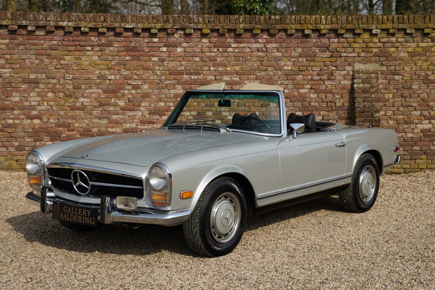 Mercedes-Benz 280 - SL Pagode Original condition, Nice driving Pagode with the automatic gearbox, Livery in "S - AutoWereld.nl