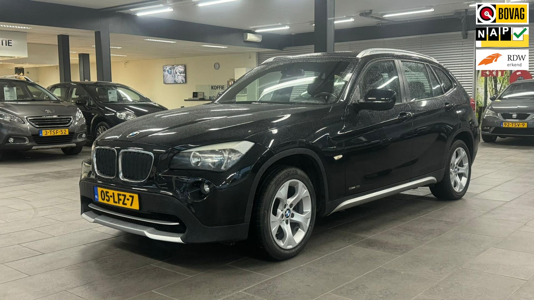 BMW X1 - SDrive18i Executive leer climate controle cruise controle lm-velgen elektrische pakket 119 - AutoWereld.nl