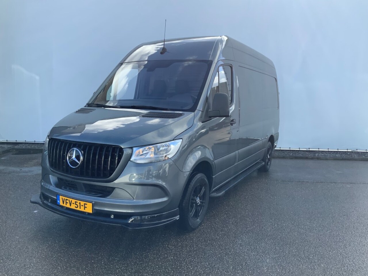 Mercedes-Benz Sprinter - 319 3.0 CDI L2H2 Airco Cruise 3 Zits MBux 10 Trekhaak 3500 kg Camera 6 Cilinder. Euro 6 - AutoWereld.nl