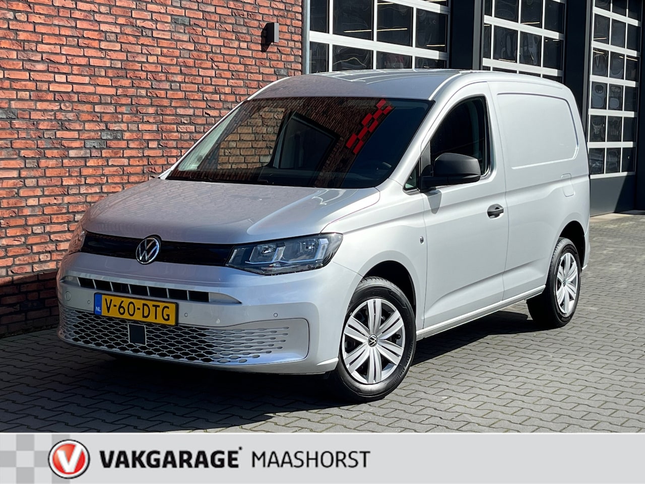 Volkswagen Caddy Cargo - 2.0 TDI Style Automaat/ParkeerSensoren/AppConnect/DAB/Airco/Cruise/Navigatie - AutoWereld.nl