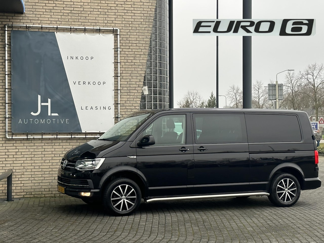 Volkswagen Transporter - 2.0 TDI L2H1 DC Highline*DSG*NAVI*LED*ACC* - AutoWereld.nl