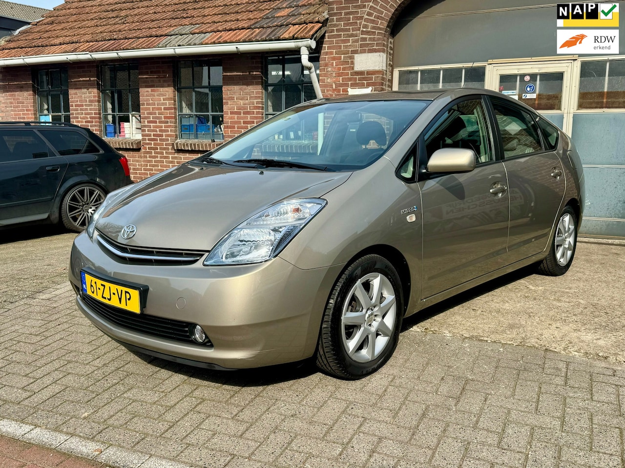 Toyota Prius - 1.5 VVT-i Comfort I NIEUWSTAAT EERSTE EIGENAAR I - AutoWereld.nl