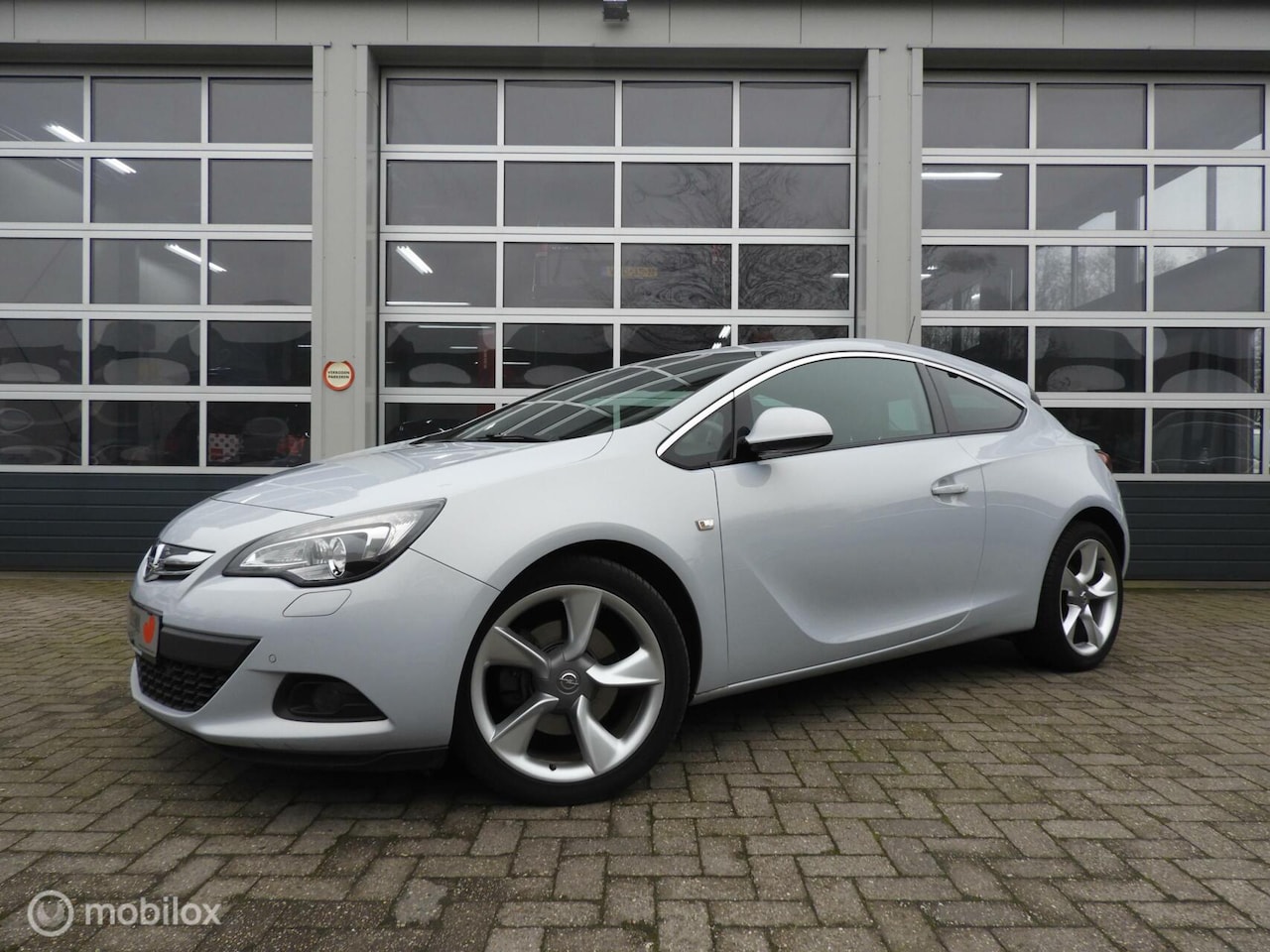 Opel Astra GTC - 1.4 Turbo 140 PK , Xenon - AutoWereld.nl