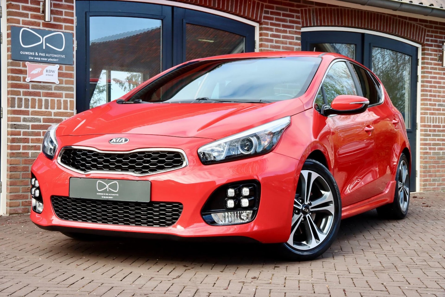 Kia Cee'd - 1.0 T-GDi GT-Line | 1E EIGENAAR | NAVIGATIE | CAMERA | CRUISE - AutoWereld.nl