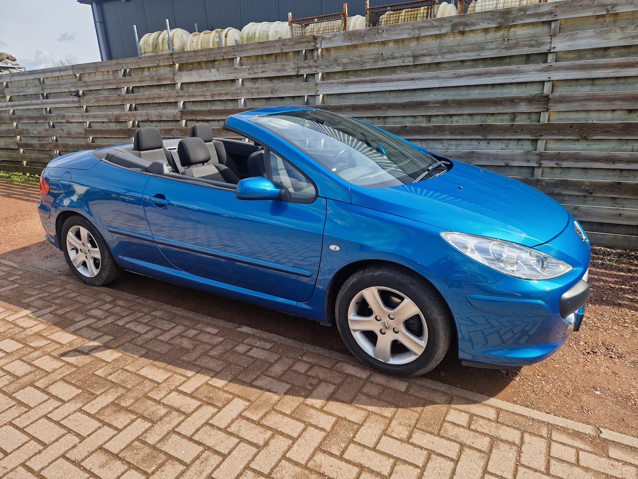 Peugeot 307 CC - 2.0-16V Automaat - AutoWereld.nl