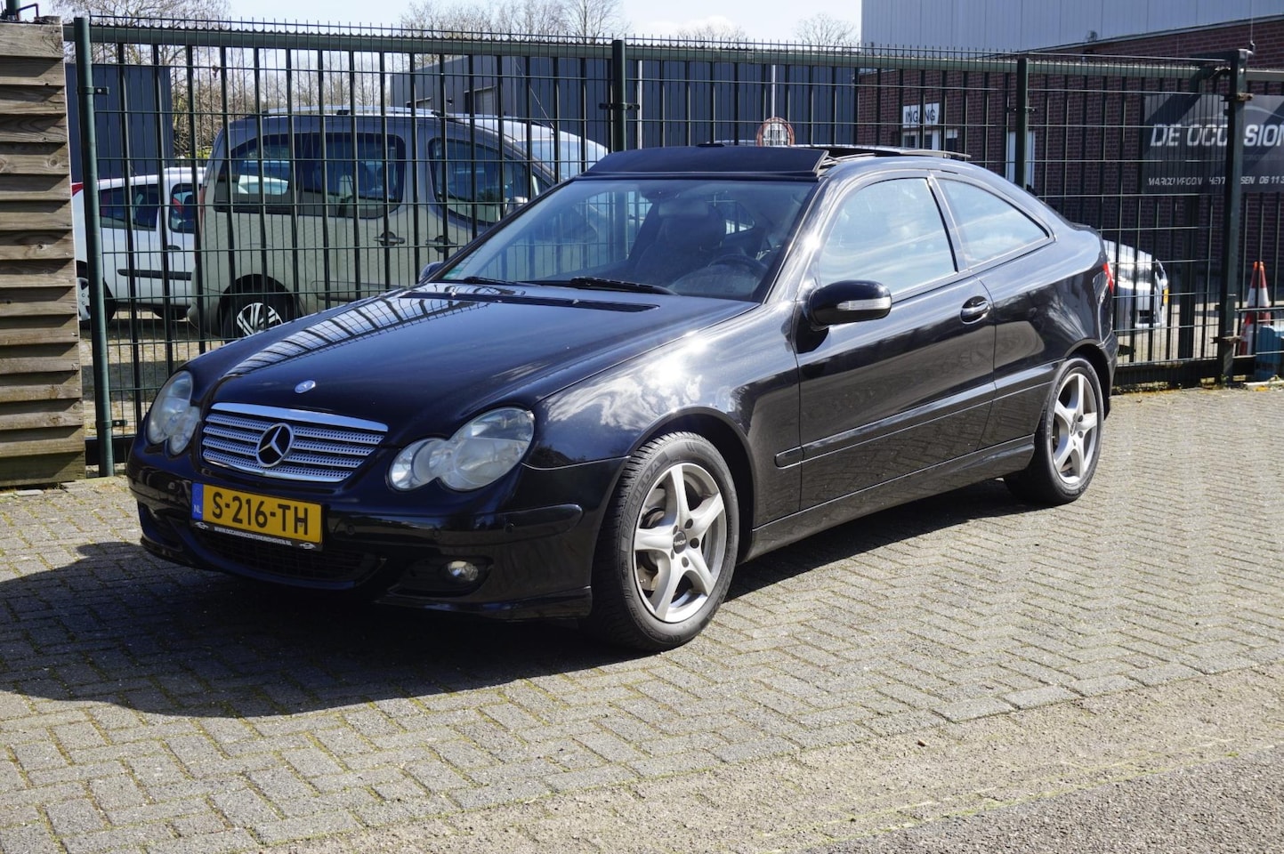 Mercedes-Benz C-klasse Sportcoupé - 180 K. Avantgarde Pan.dak Leder zeer mooi - AutoWereld.nl