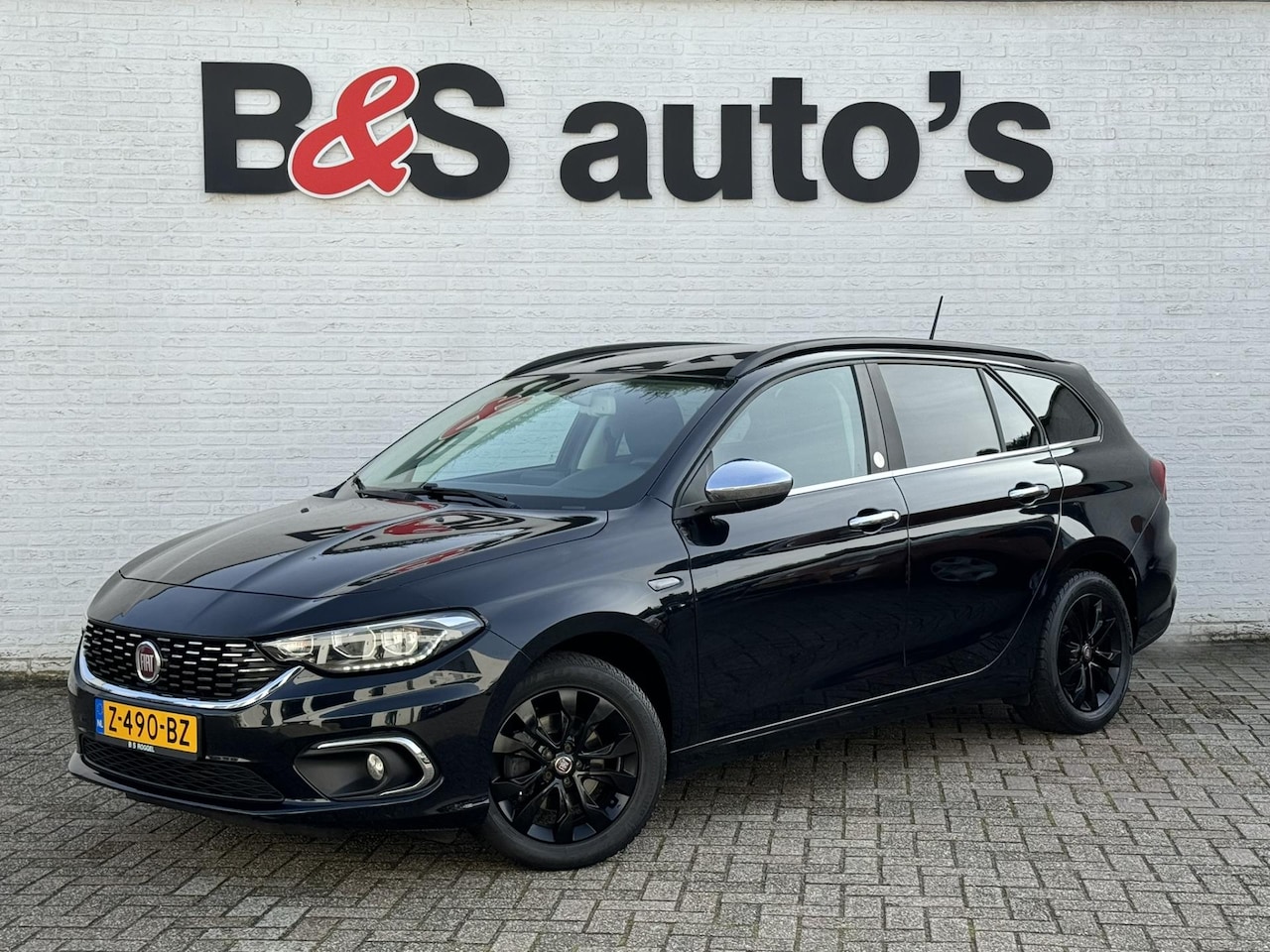 Fiat Tipo Stationwagon - 1.4 T-Jet 16v Navigatie Camera Carplay 4 Seizoenen banden Cruise controle Airco - AutoWereld.nl