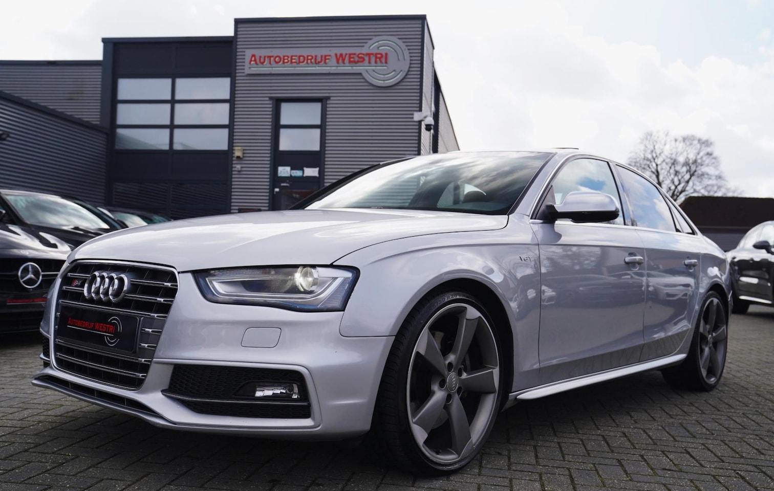 Audi A4 Limousine - 3.0 TFSI S4 quattro Pro Line | Bang&Olufsen | Automaat | Leder / Alcantara | Camera | Audi - AutoWereld.nl