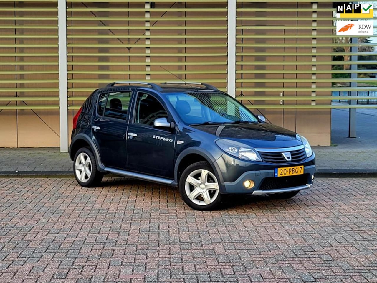 Dacia Sandero Stepway - 1.6 / Airco / Nieuwe Apk / Nap / Dealer onderhouden - AutoWereld.nl