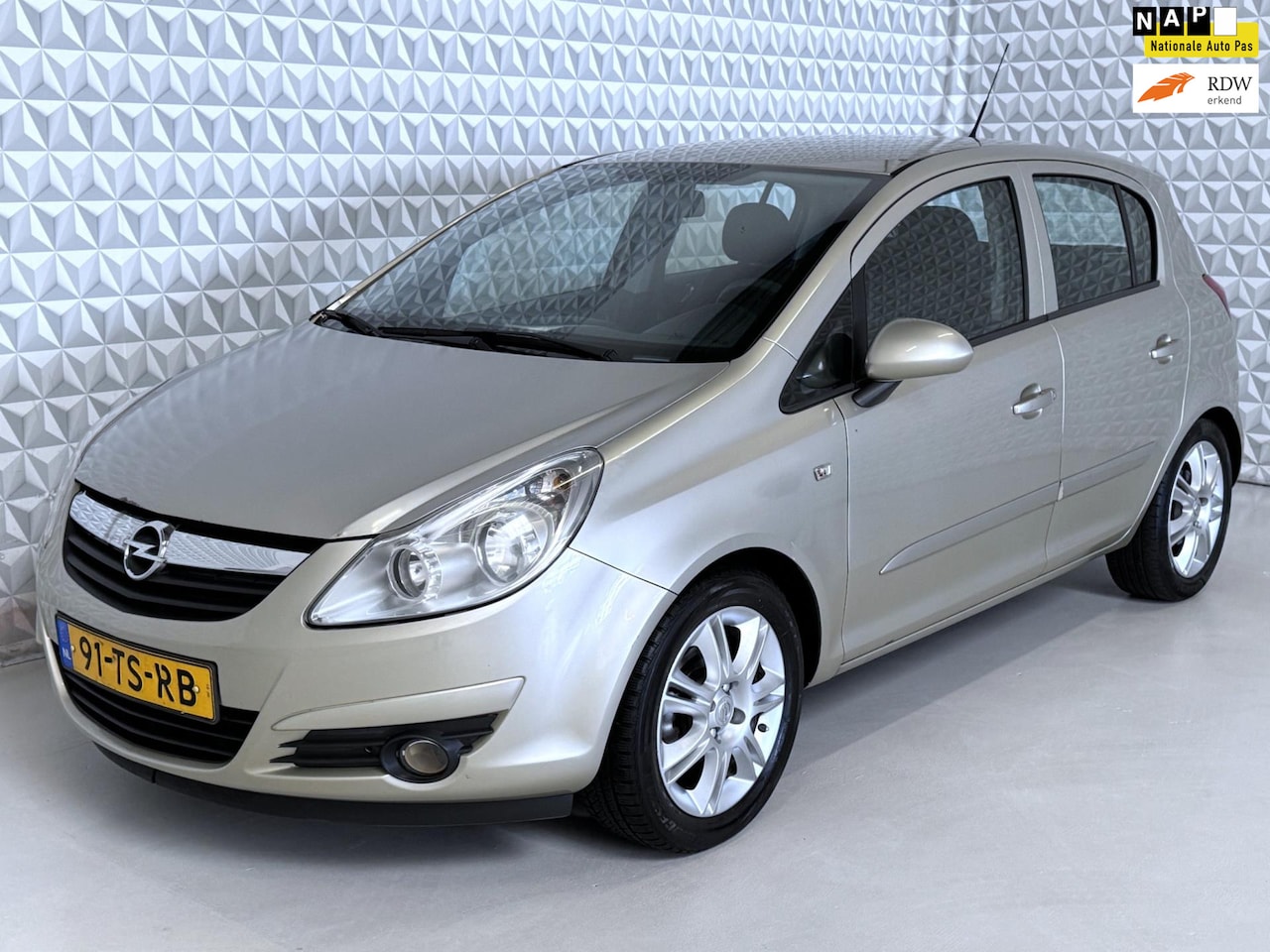 Opel Corsa - 1.4-16V Enjoy 5drs Airco Cruise KOOPJE! (2007) - AutoWereld.nl