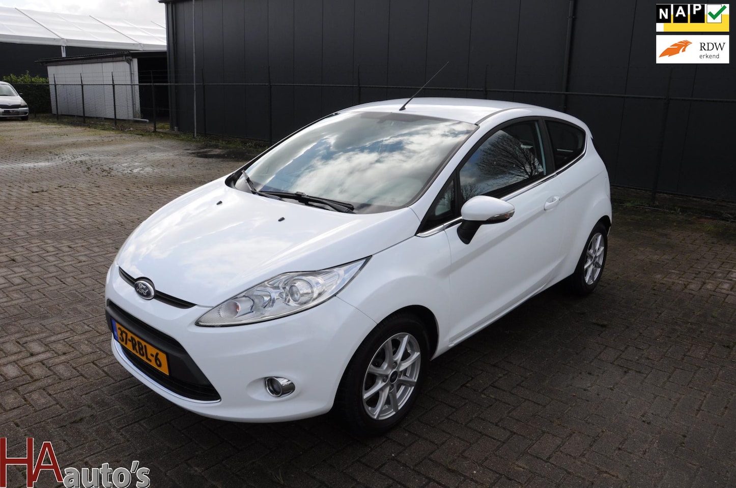 Ford Fiesta - 1.6 Titanium 3-deurs *AIRCO* - AutoWereld.nl