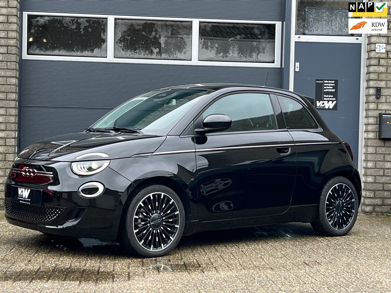 Fiat 500e - Icon + 42 kWh PANO 17 INCH CCS - 2000 ,- euro bj 2020 - AutoWereld.nl