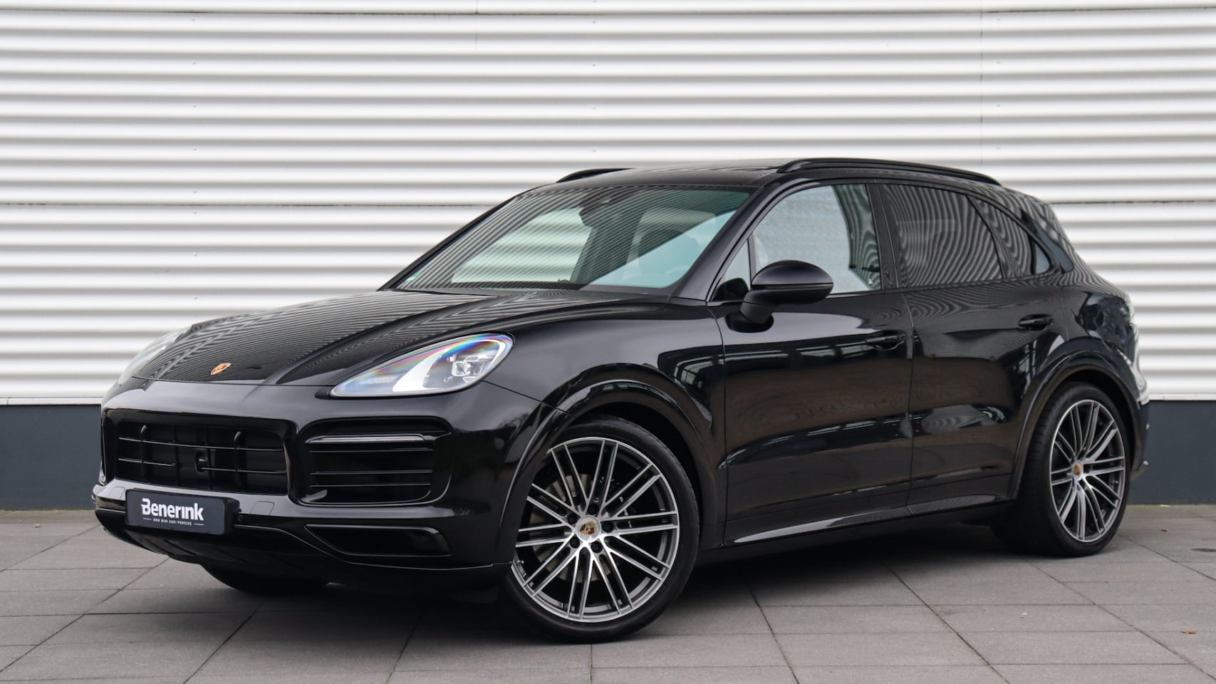 Porsche Cayenne - 3.0 E-Hybrid SportDesign | Panoramadak | BOSE Sound | Trekhaak | Achterasbesturing | Stuur - AutoWereld.nl