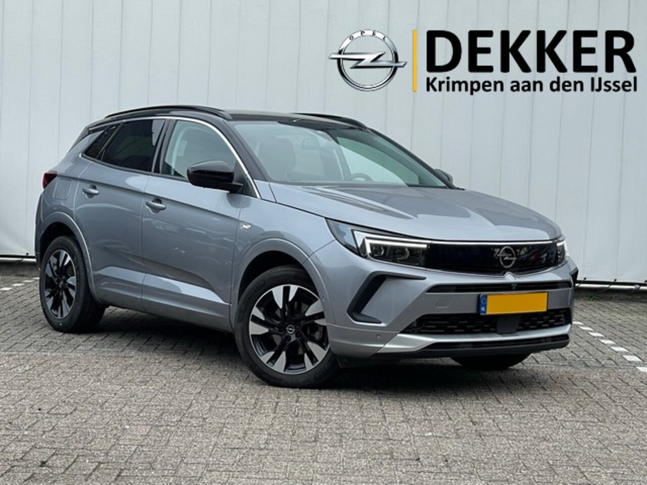 Opel Grandland - 1.2 Turbo Ultimate Automaat met Alcantara, Navi/360-Camera, AGR, LED, 18inch - AutoWereld.nl