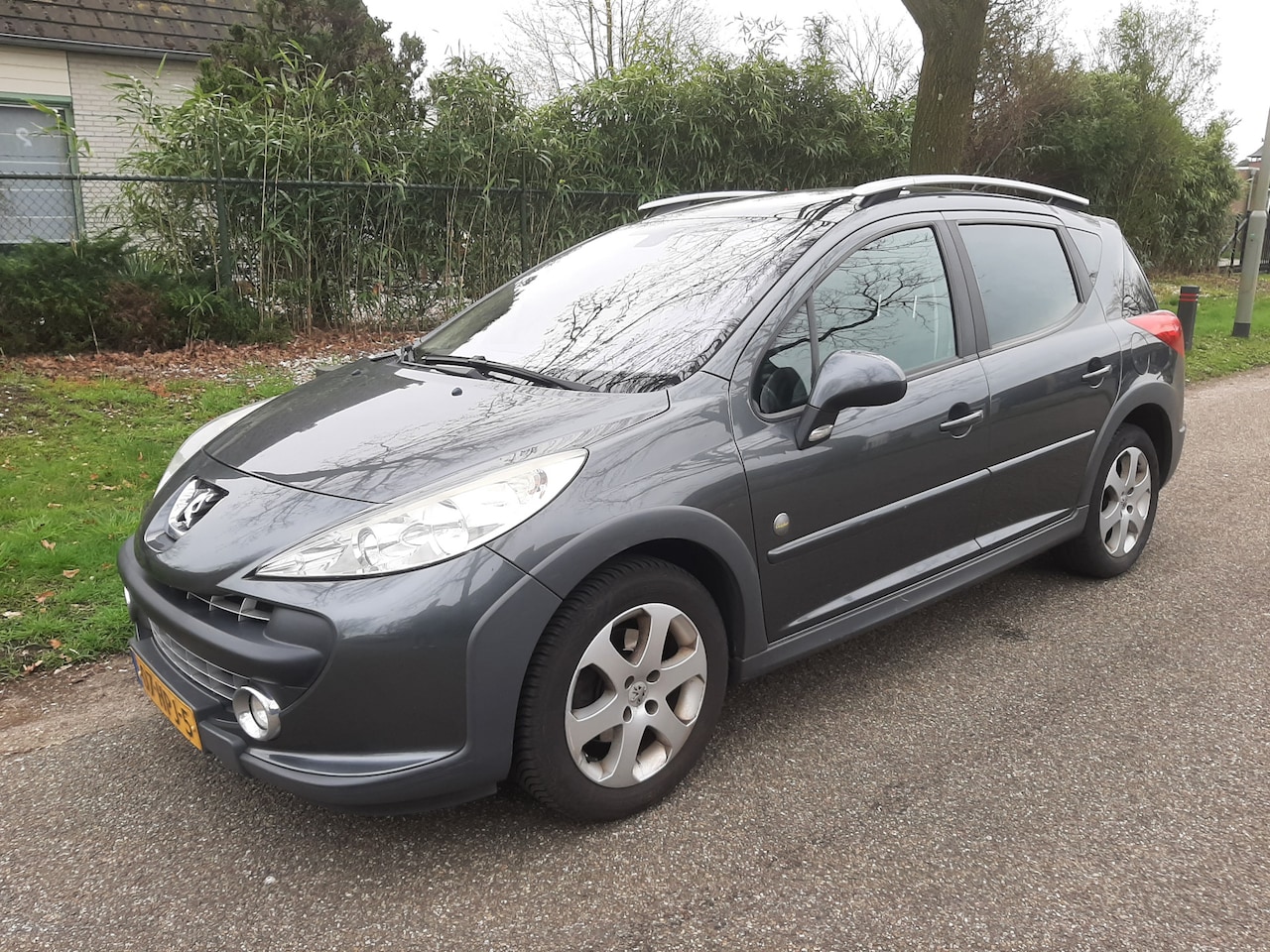 Peugeot 207 SW Outdoor - 1.6 VTi XS | Climate Control | Panorama dak | trekhaak - AutoWereld.nl