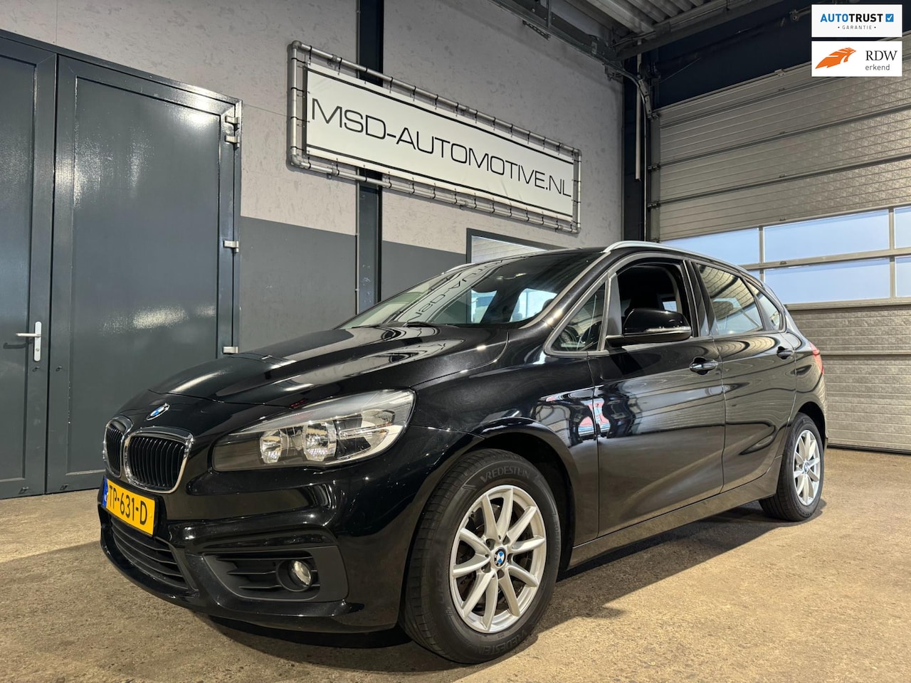 BMW 2-serie Active Tourer - 218i Sportstoelen Stoelverwarming Navigatie - AutoWereld.nl