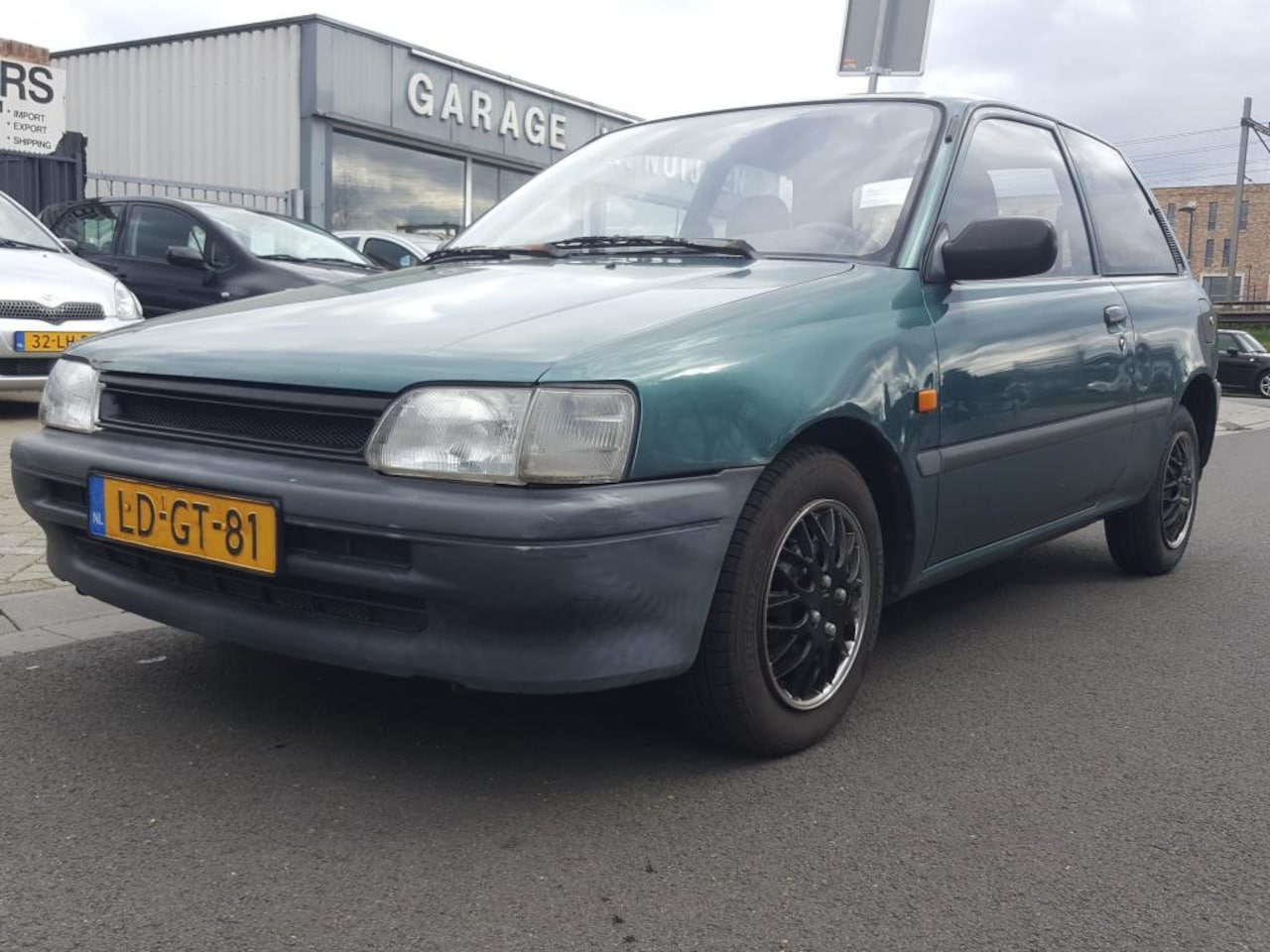 Toyota Starlet - 1.3i 1.3i - AutoWereld.nl