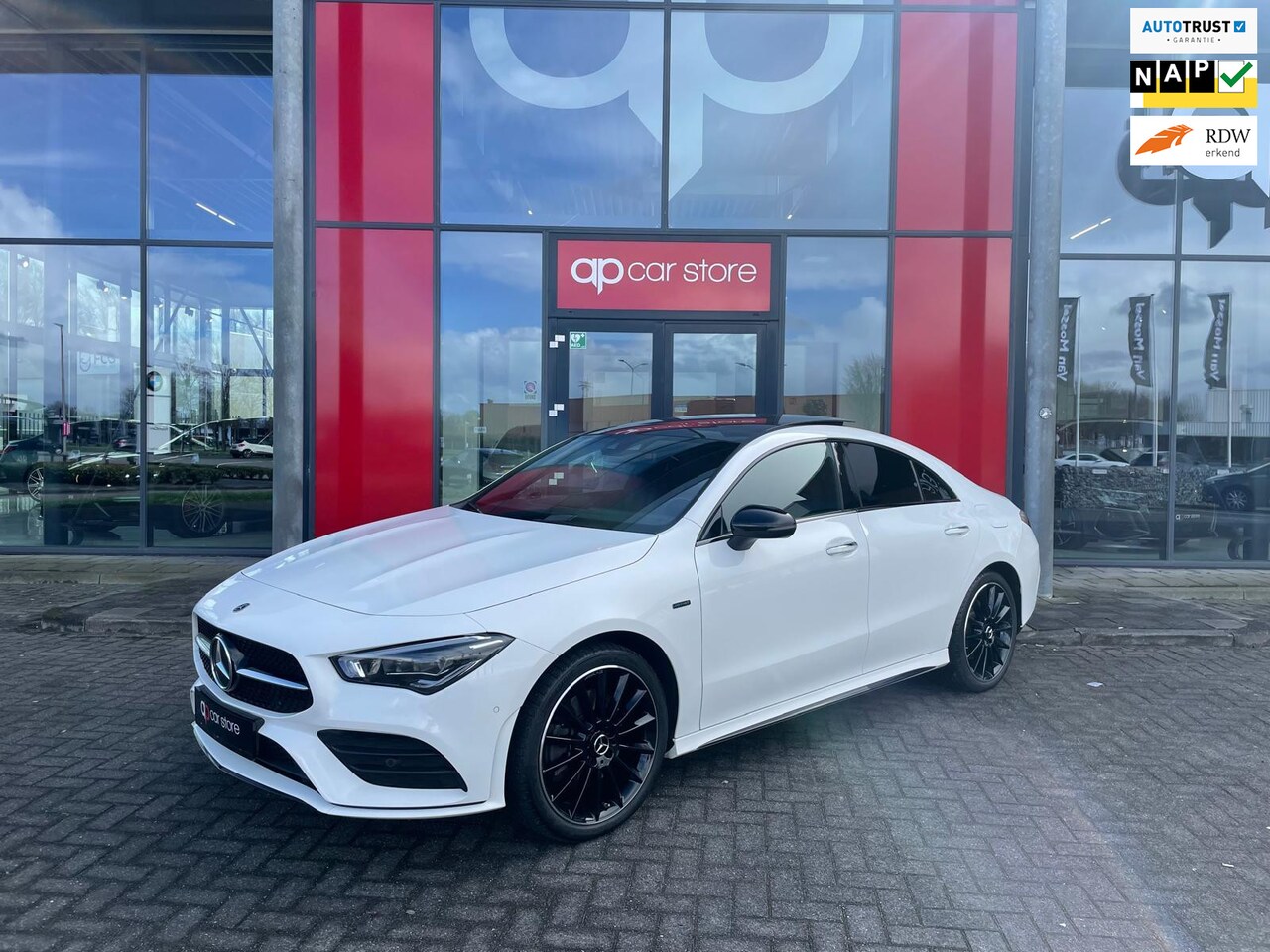 Mercedes-Benz CLA-Klasse - 250E Hybride AMG-Pano-Camera - AutoWereld.nl