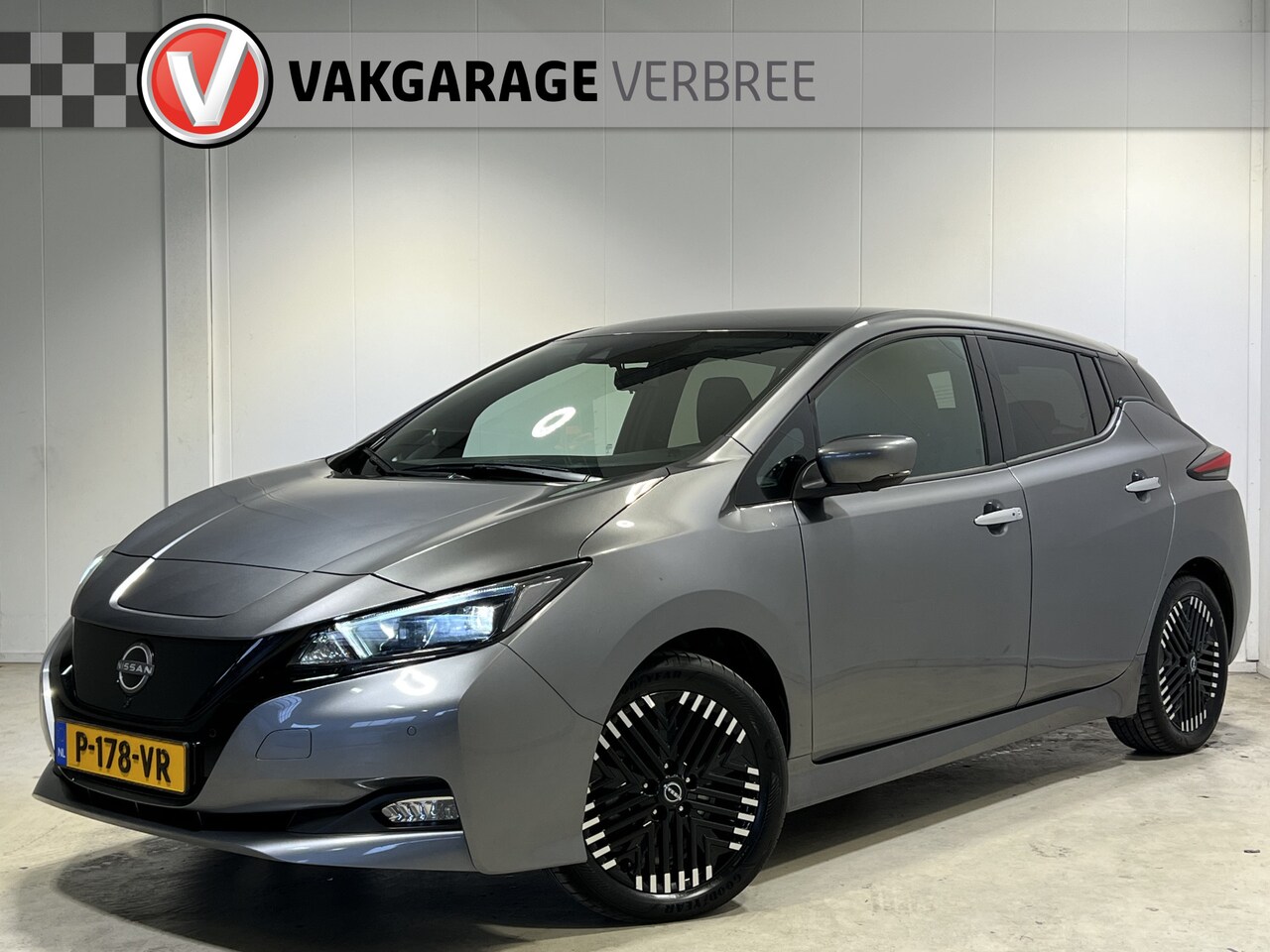 Nissan LEAF - Tekna 40 kWh | Navigatie/Android/Apple Carplay | LM Velgen 17" | Voorstoelen/Achterbank Ve - AutoWereld.nl