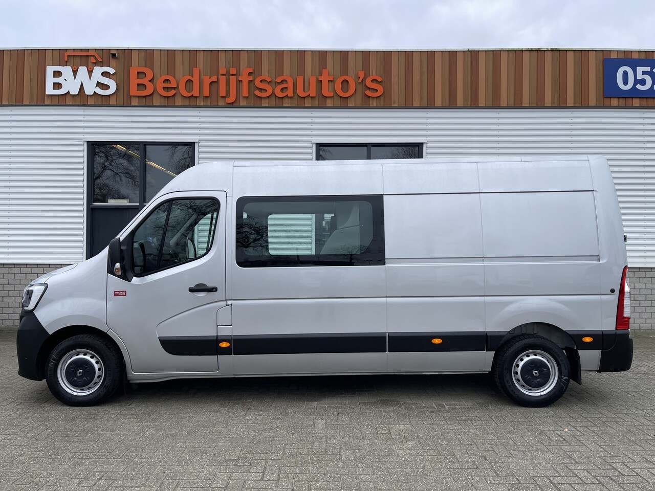 Renault Master - T35 2.3 dCi 135 L3H2 DC 7 persoons / vaste prijs rijklaar € 25.850 ex btw / lease vanaf € - AutoWereld.nl