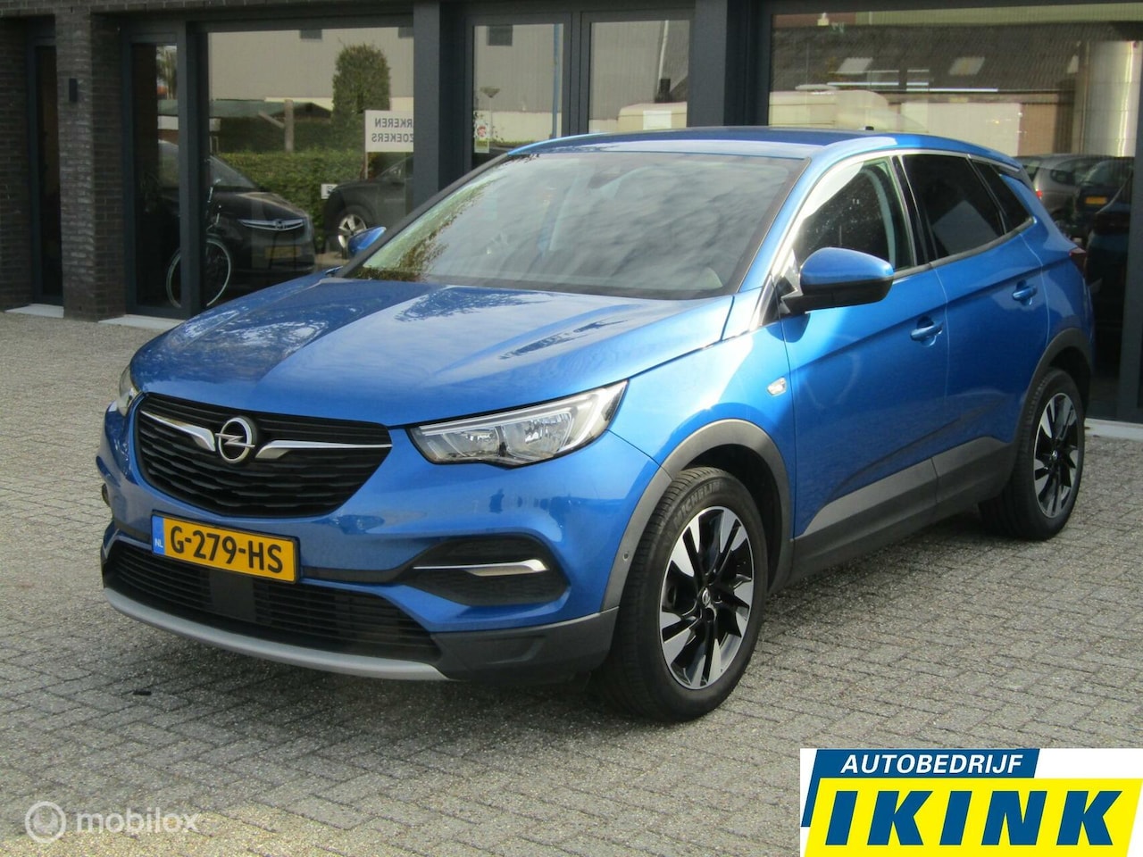 Opel Grandland X - 1.2 Turbo Business Executive | AGR-stoelen, Elektrische klep, Trekhaak - AutoWereld.nl