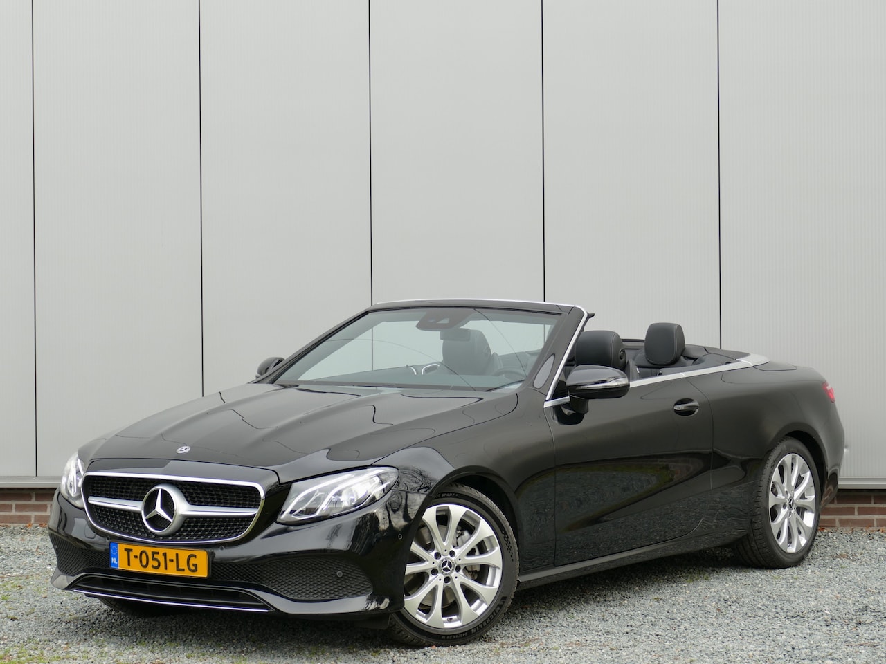 Mercedes-Benz E-klasse Cabrio - 200 Premium Plus 12 MND garantie Leer / Widescreen Cockpit / Airscarf / Trekhaak - AutoWereld.nl