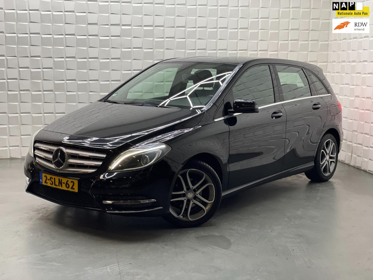 Mercedes-Benz B-klasse - 180 Ambition AUTOMAAT CRUISE NAP - AutoWereld.nl