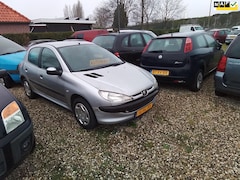 Peugeot 206 - 1.6-16V XT automaat Airco 5 DRS Zeer Lux.s