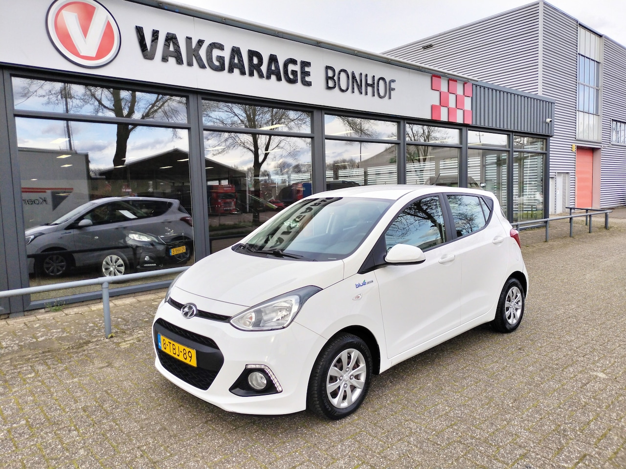 Hyundai i10 - 1.0i i-Motion Comfort Plus CLIMA-5DRS-LED - AutoWereld.nl