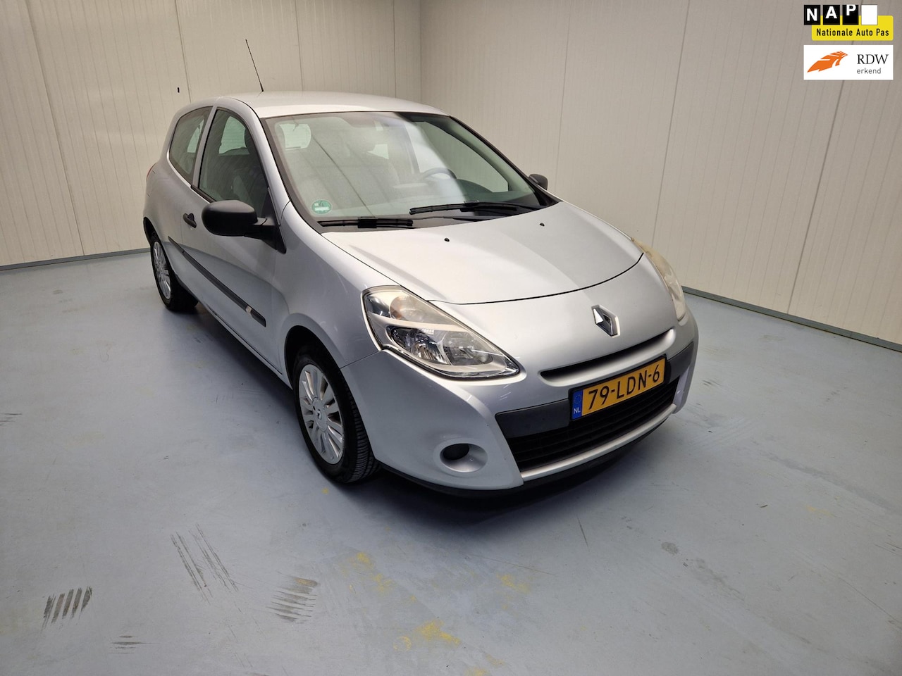 Renault Clio - 1.2 TCe Special Line Airco Navigatie - AutoWereld.nl