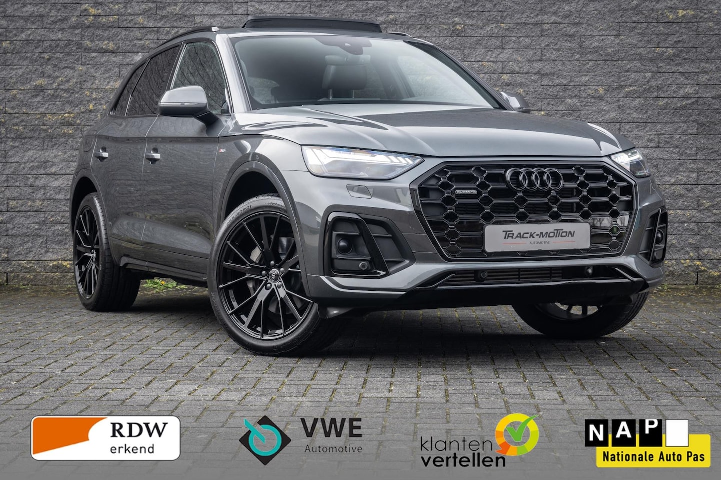 Audi Q5 - 50 TFSI e S edition Sline Grey & Black s-line - AutoWereld.nl