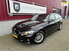 BMW 3-serie Touring - 318d High Executive // Leer // Clima // Navi // PDC