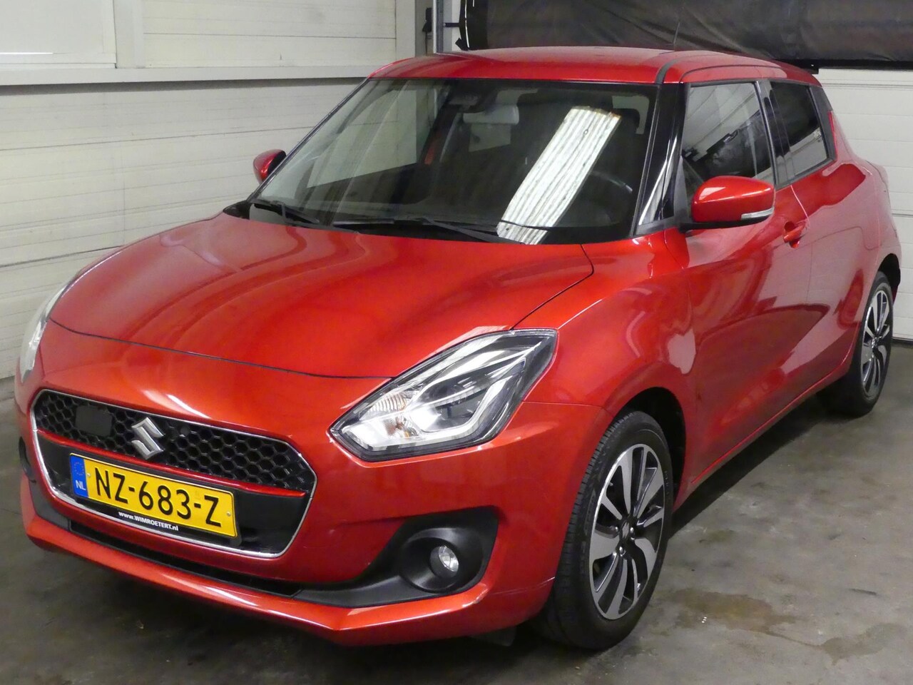 Suzuki Swift - 1.0 Stijl Smart Hybrid - Dealer Onderhoud - Stoelverwarming - AutoWereld.nl