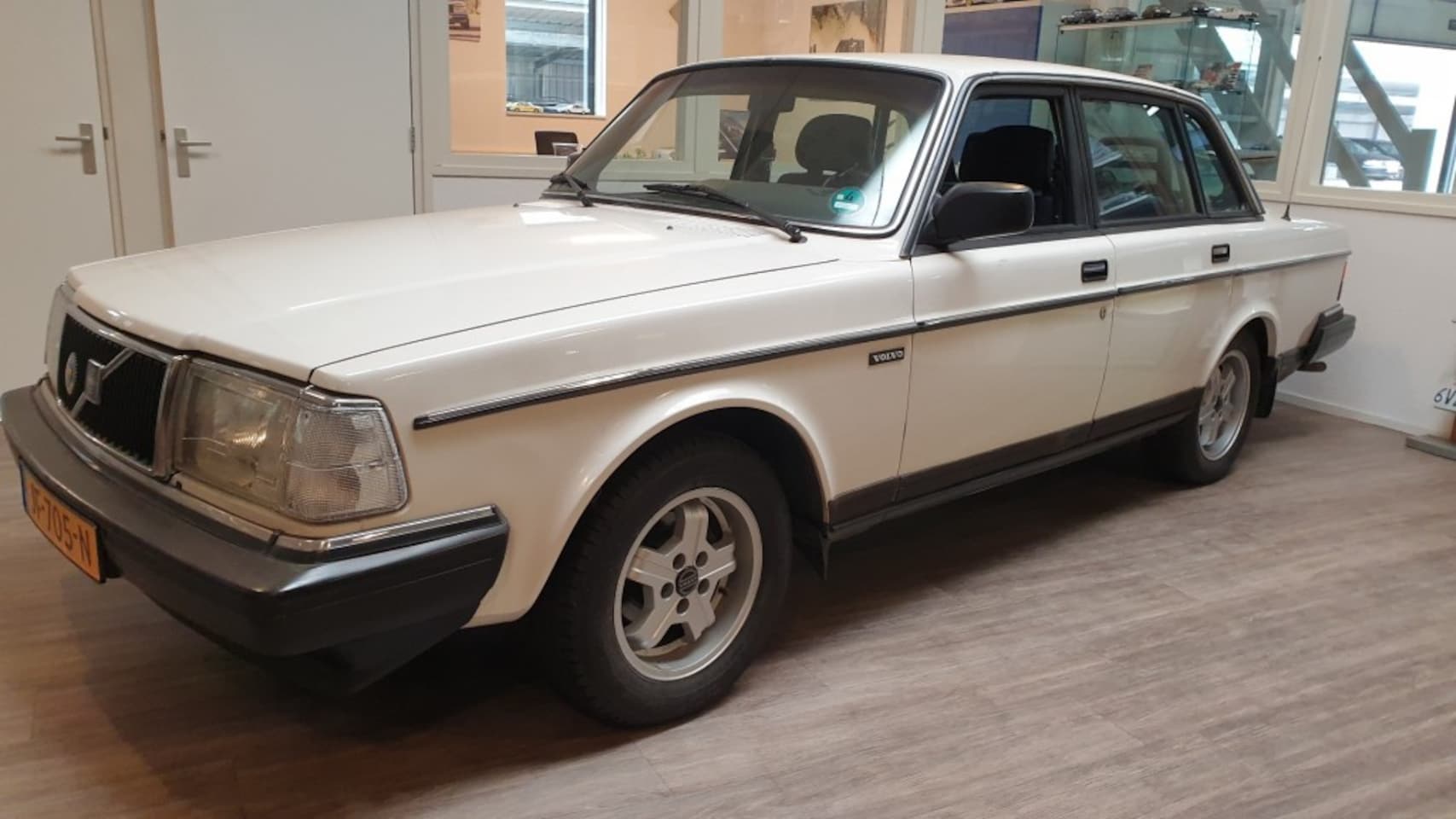 Volvo 240 - 2.3 DL   US version - AutoWereld.nl