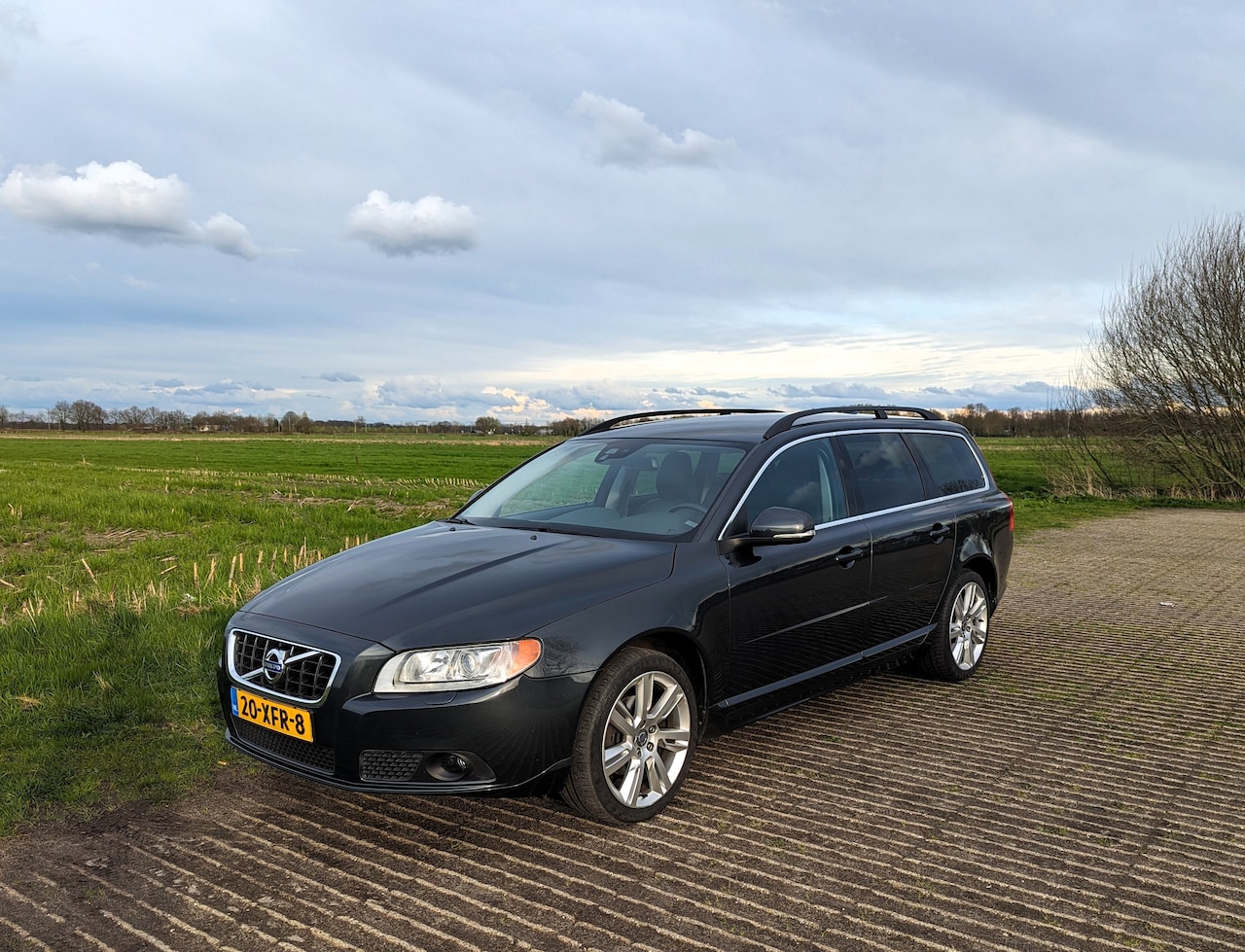 Volvo V70 - 1.6 T4 Limited Edition in zeer goede conditie. - AutoWereld.nl